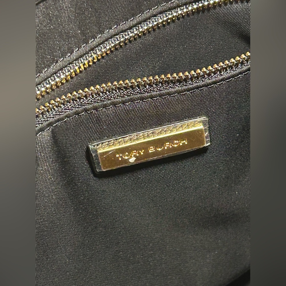 Tory Burch Everly Pebbled Leather Tote w/ Gold Hardware NWOT - Picture 16 of 16